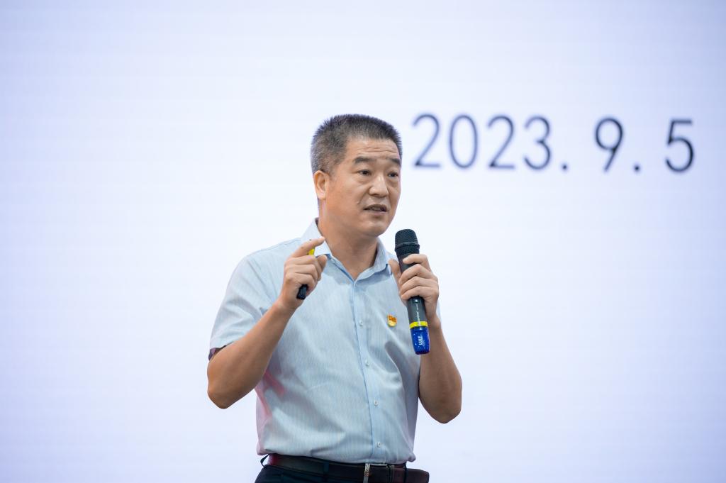 E971DDD1C2BF97F46CAEC4AABFA_A39686E7_8A82