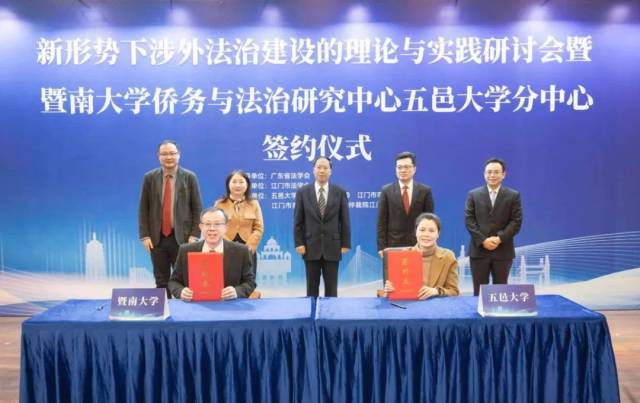 8BFFE0663880A1D2B044AA65048_405CD5AE_8ECB.jpg?e= 8BFFE0663880A1D2B044AA65048_405CD5AE_8ECB.jpg?e=