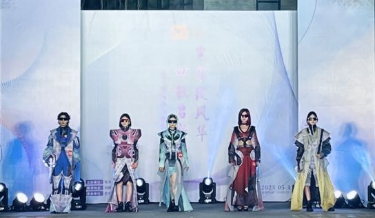 D53834A9EDD465CDCC1FC541595_EA8F884A_72AB