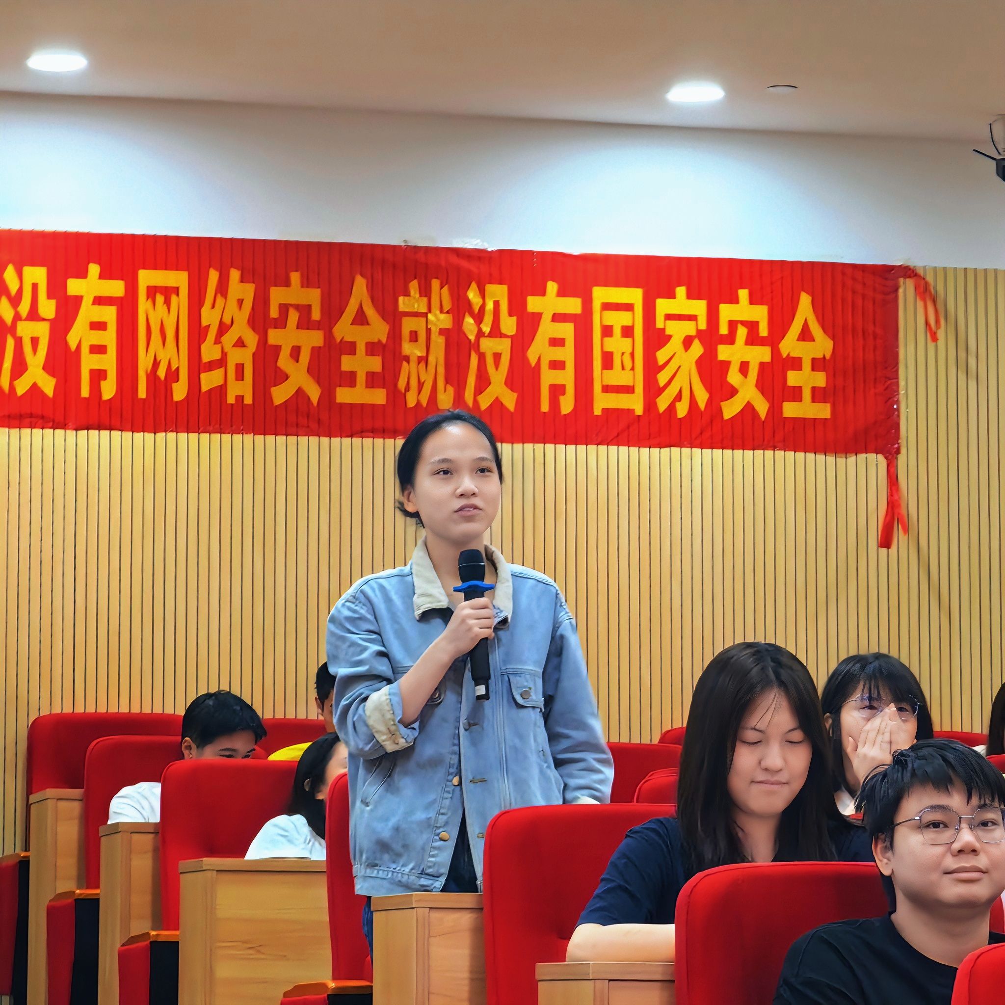 BF35E0B65580BB31D2435CBCC5A_E0731914_762B0