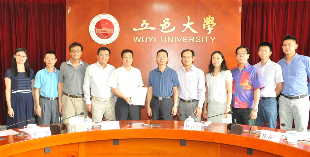 54D7CA316172C82D9A5CAC44E35_36158558_3390C.jpg?e= 54D7CA316172C82D9A5CAC44E35_36158558_3390C.jpg?e=