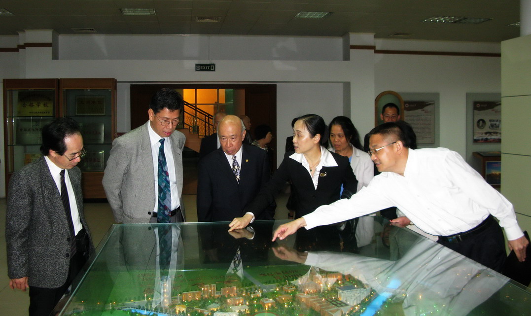 5F5A816DA19C4CF00FB291323E5_D462C930_2D327.jpg?e= 5F5A816DA19C4CF00FB291323E5_D462C930_2D327.jpg?e=