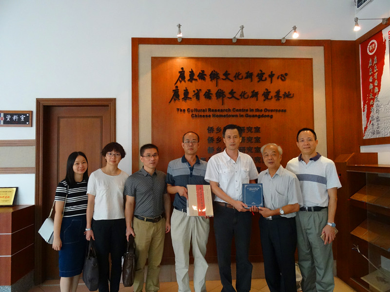 68F0C611D574AE7835AFF14C0FF_33F3AA1A_2BB20.jpg?e= 68F0C611D574AE7835AFF14C0FF_33F3AA1A_2BB20.jpg?e=