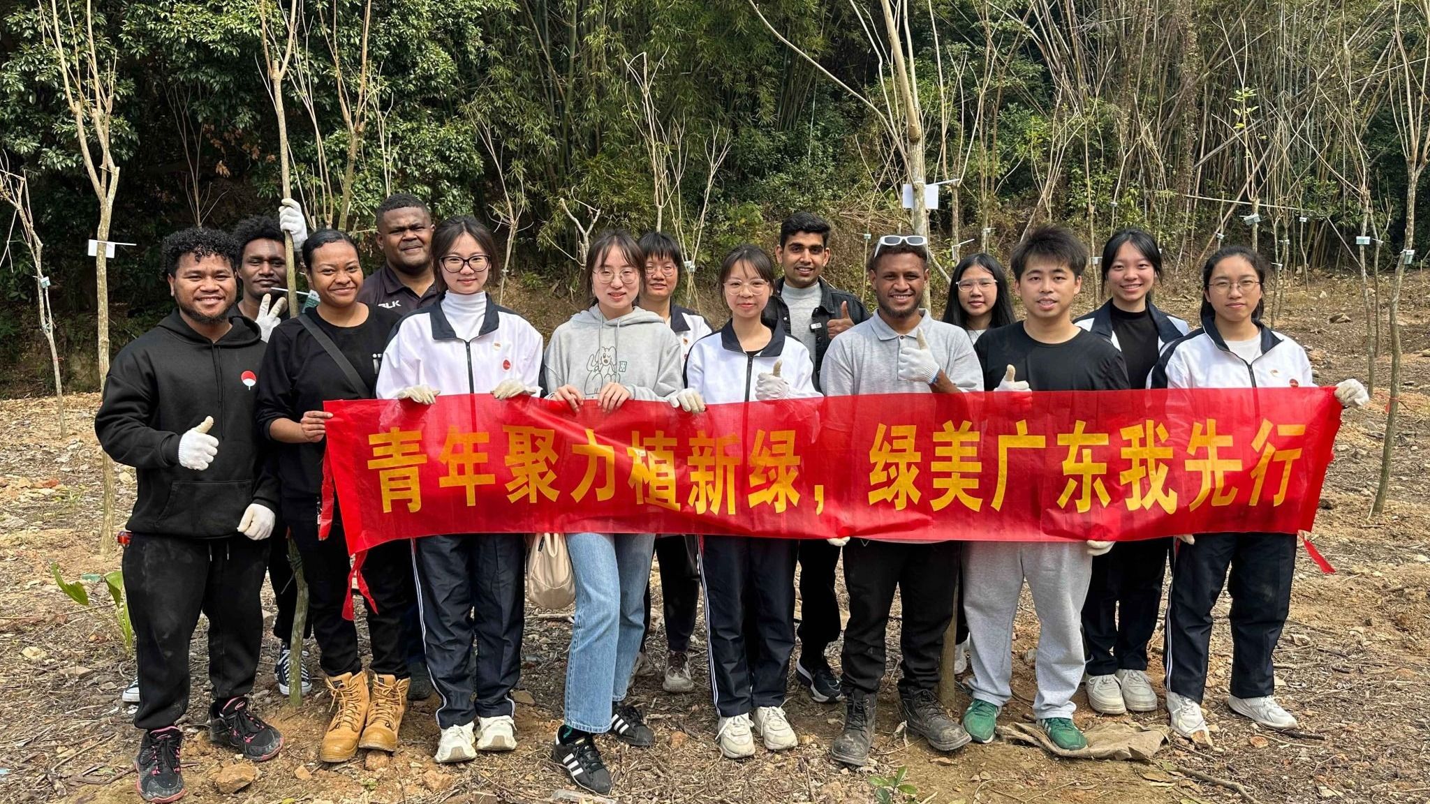 EE23DF357D77514404FDDD6C5B2_30423572_ABE33 EE23DF357D77514404FDDD6C5B2_30423572_ABE33