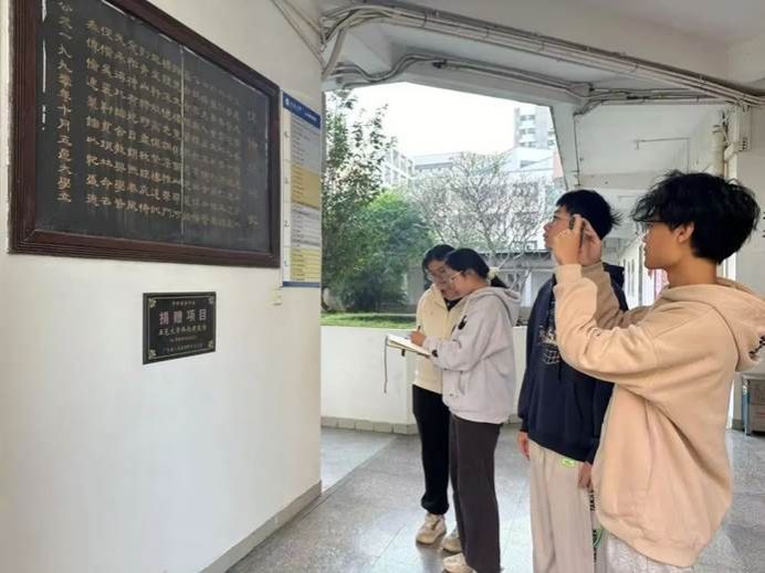 F89568AFF50B8B3B8D738C92F0B_8A0B7AF3_D263