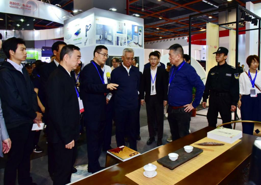 E4B6805AAE276C0E0AD724E516A_049B83E9_167A7