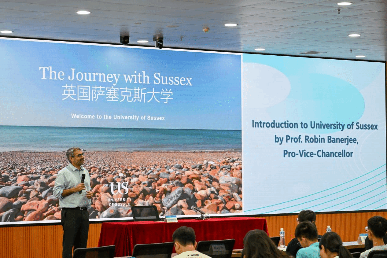 CF6D5AFA84BB95E98883E34CEB3_5DBF7898_6867D