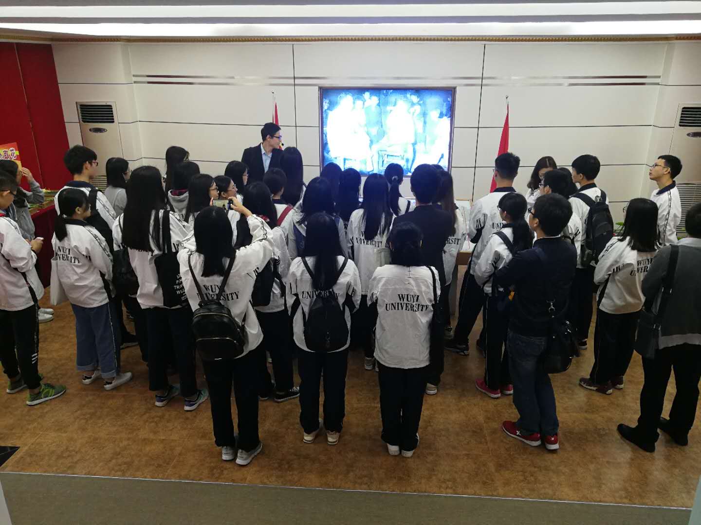 093665D3EC751933D0C54FD2AD9_6F4CA74C_1D590