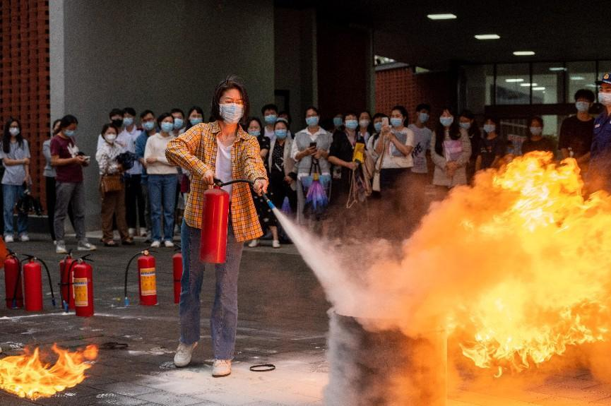 B823723108F46A505C8587184D6_4F965D5E_A6E16