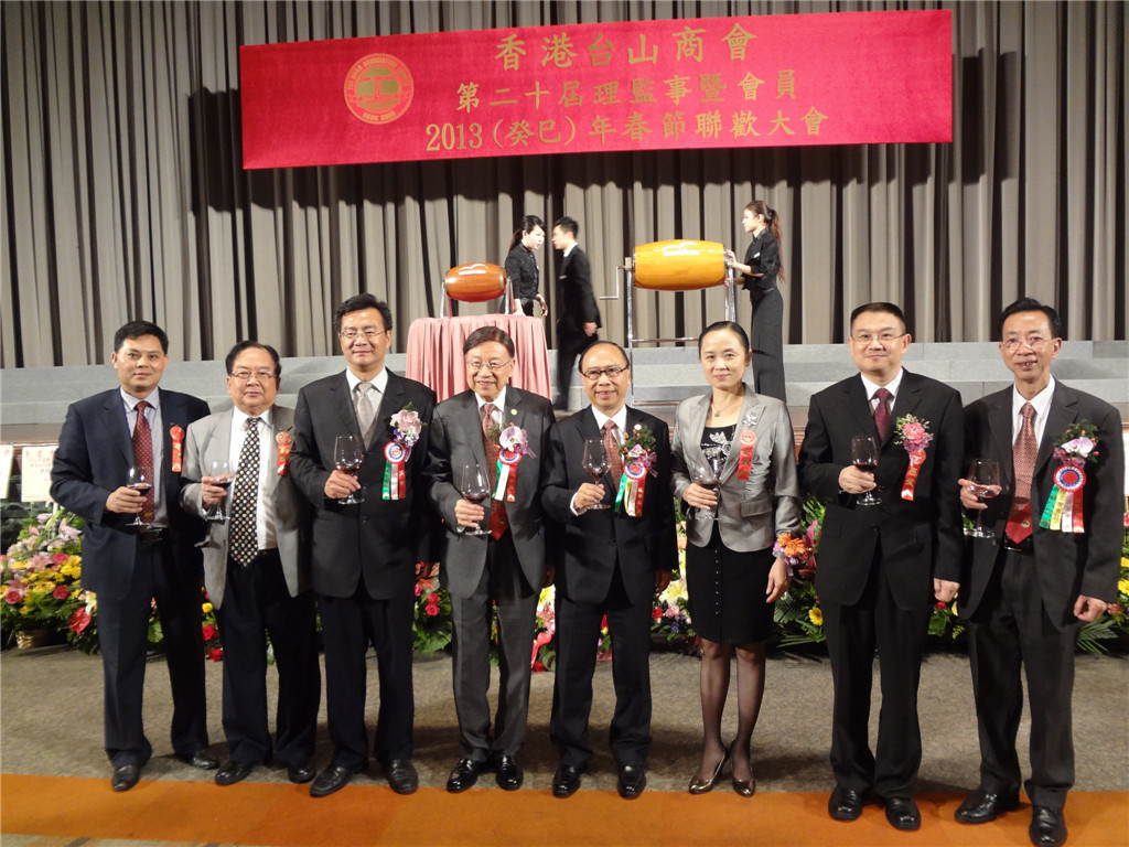 F6091E04F4A3B1AA32B5159C8BF_33730F62_40B12.jpg?e= F6091E04F4A3B1AA32B5159C8BF_33730F62_40B12.jpg?e=