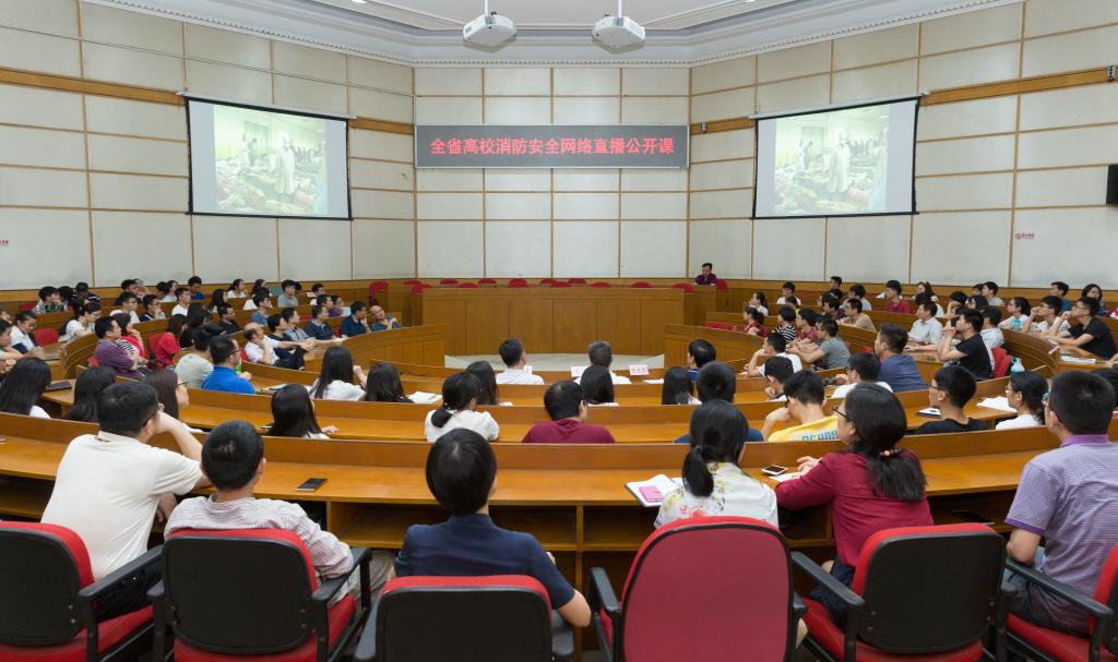 3114FE23F1D8A5BD76E428722F9_2DCC4BA2_17056