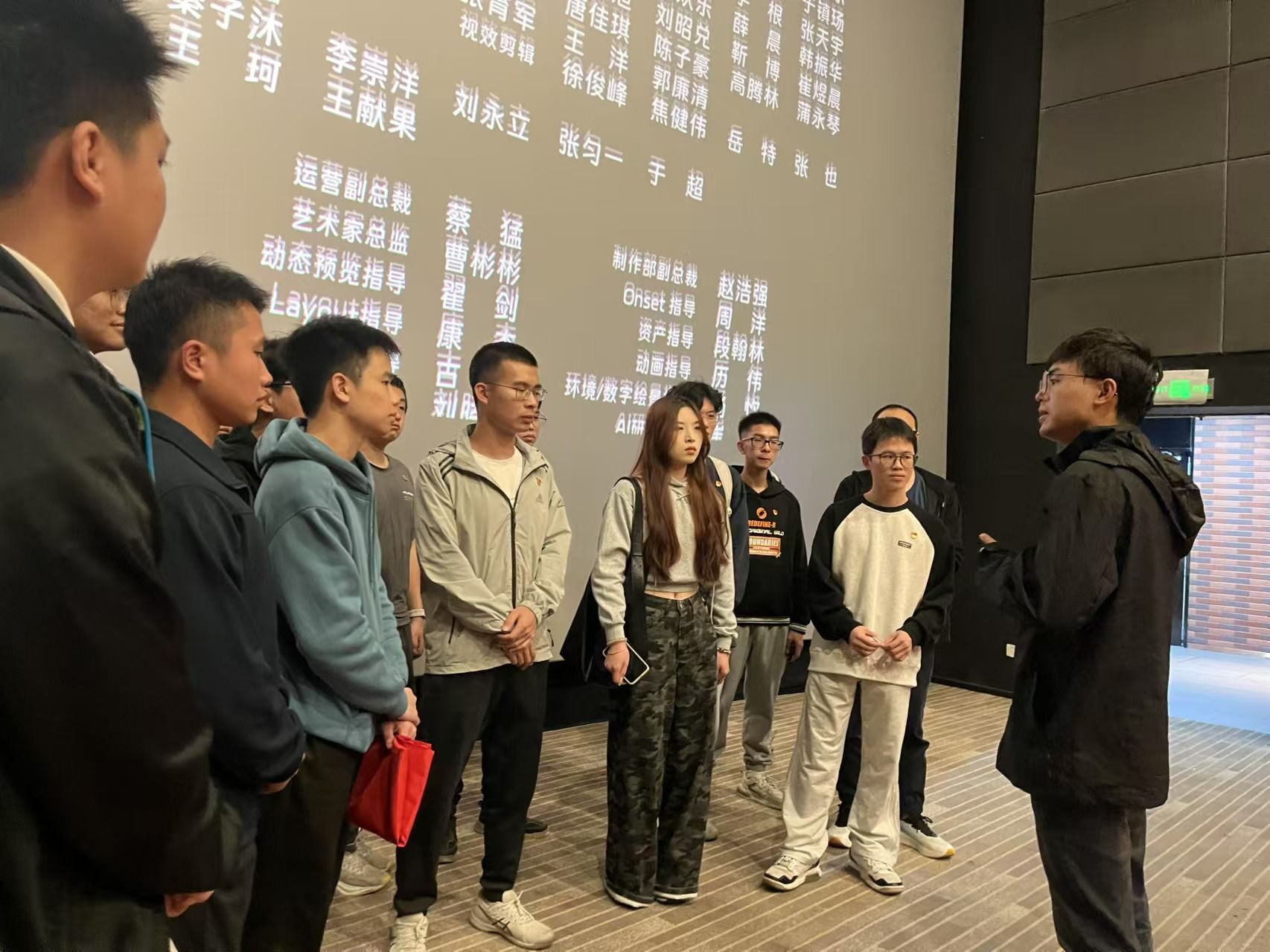 9933360EC6C6A16F84E34573258_1AEE49B7_3C26A