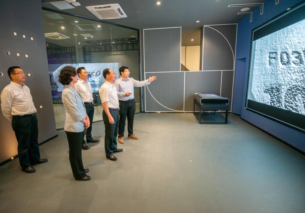 55EA621781496722A1E575D77DA_FD375A61_13087 13087