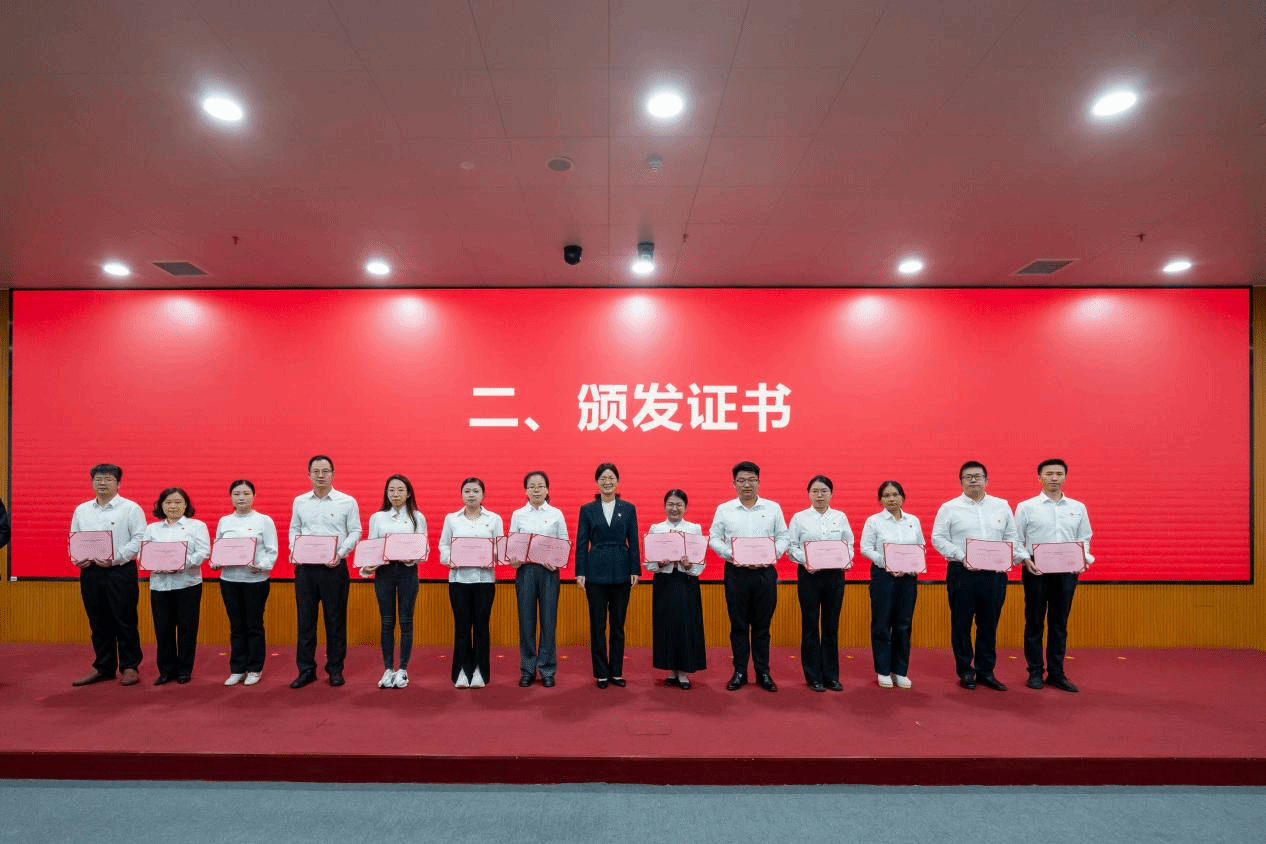 EB7D305C7A91AC6C4D3E4A722E8_C67D54F8_4F06E