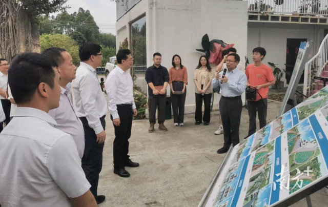 Ҽ������APP��˫���ж�����Ŀ�Ŷӽ��ܸ�������չ��ģ�彨��������Ŀ��չ���Ρ�