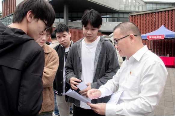 9B8873D438485FBE06E0E6D0E65_11FE41DF_DCFE7