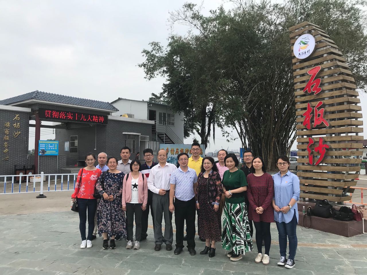 EBBA619FCF2CB08B645B747EF66_16311778_3BB30.jpg?e= EBBA619FCF2CB08B645B747EF66_16311778_3BB30.jpg?e=