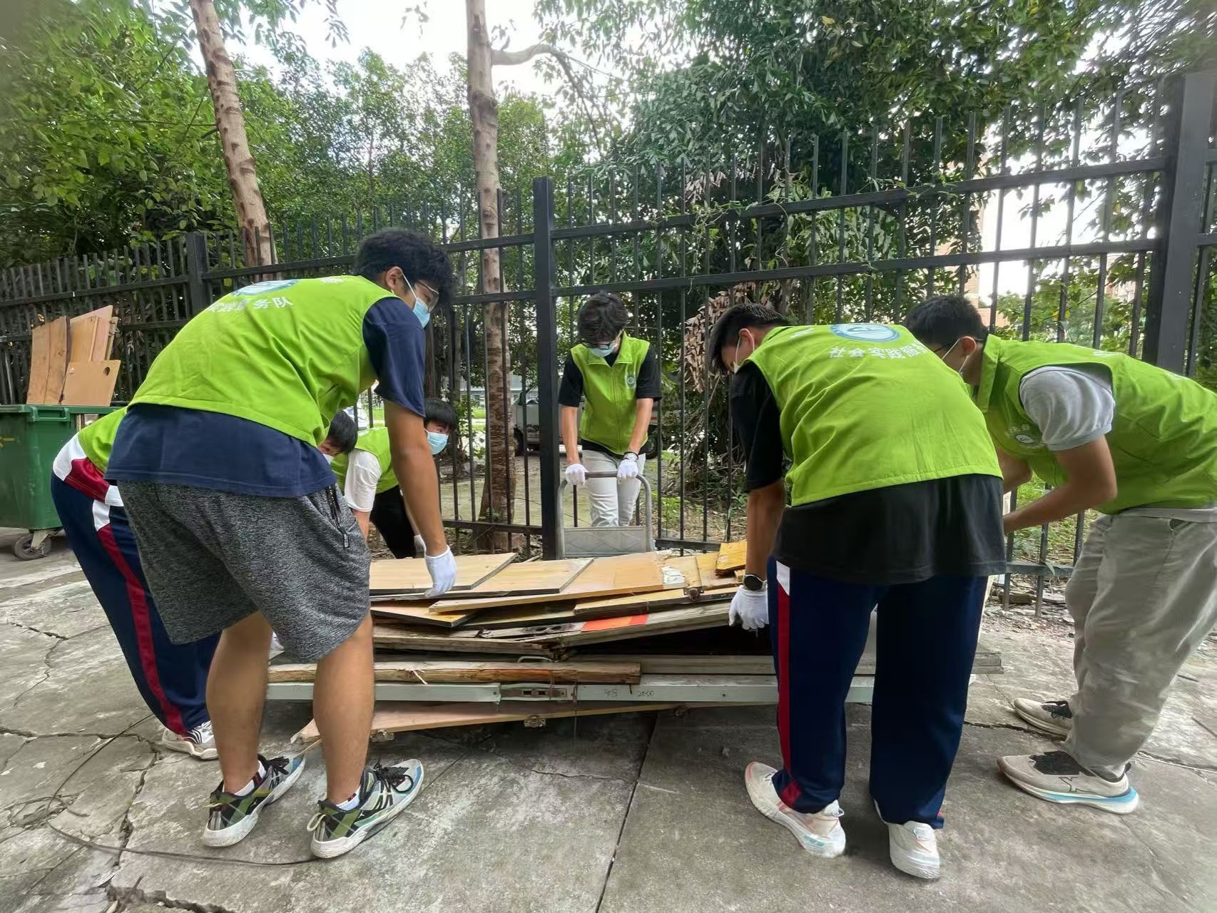 1698AD2BC7A87EDD067E0739B1C_0097504B_739F5