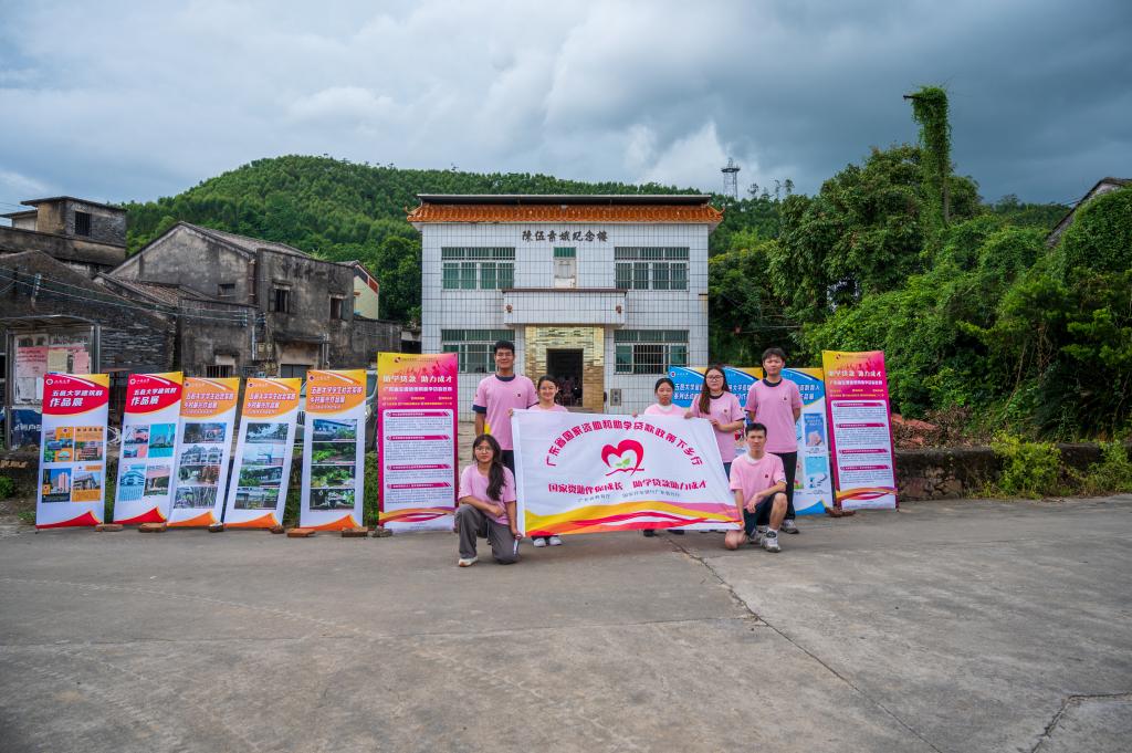 F8B217F8C59C1248E0934FEA3C5_4AD19156_1EB4F.jpg?e= F8B217F8C59C1248E0934FEA3C5_4AD19156_1EB4F.jpg?e=