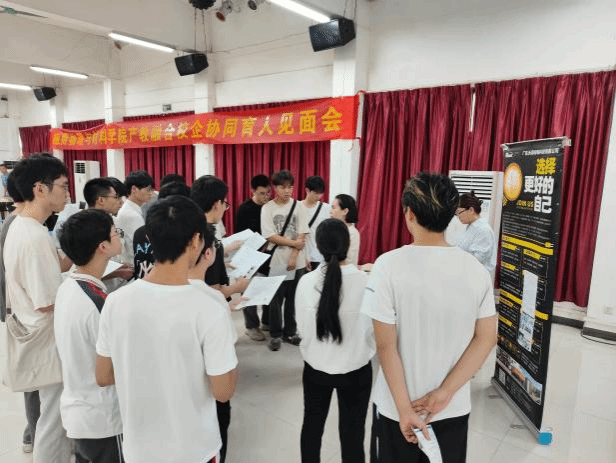 4459F0E40E99BF01074D53B65EA_60292DC5_25EA8