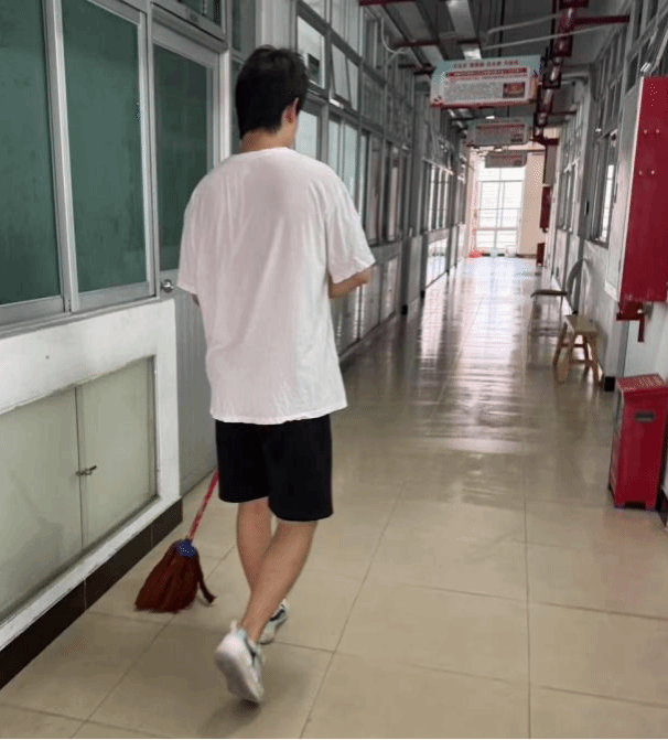 725909ACA352799F4D57AC28F40_B2D357D2_2ABAF