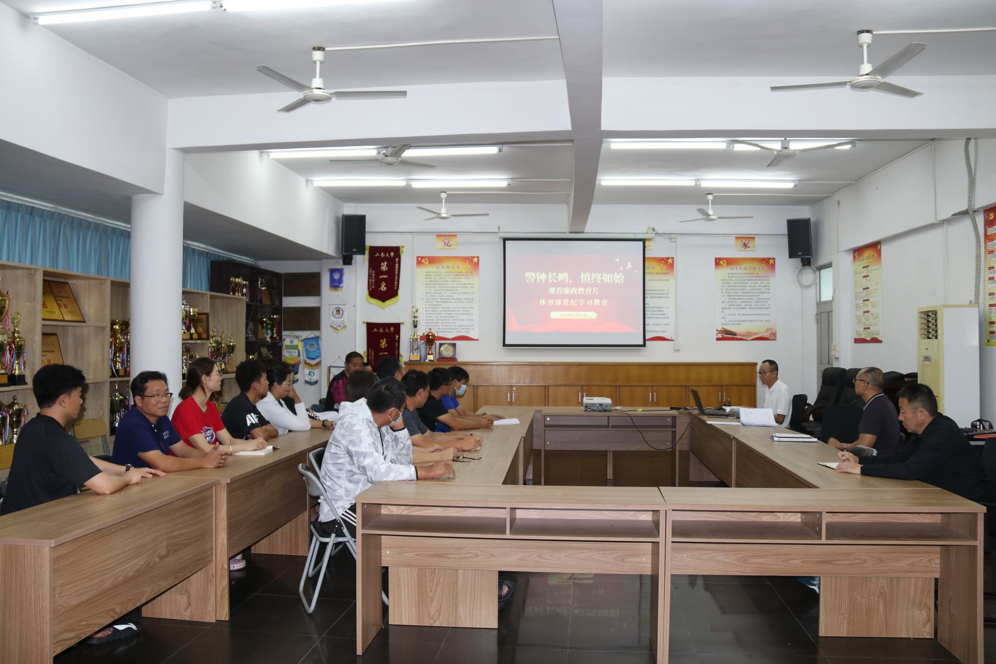 398FB0AC77019AADD1CF4A8207A_D69A44BD_45283