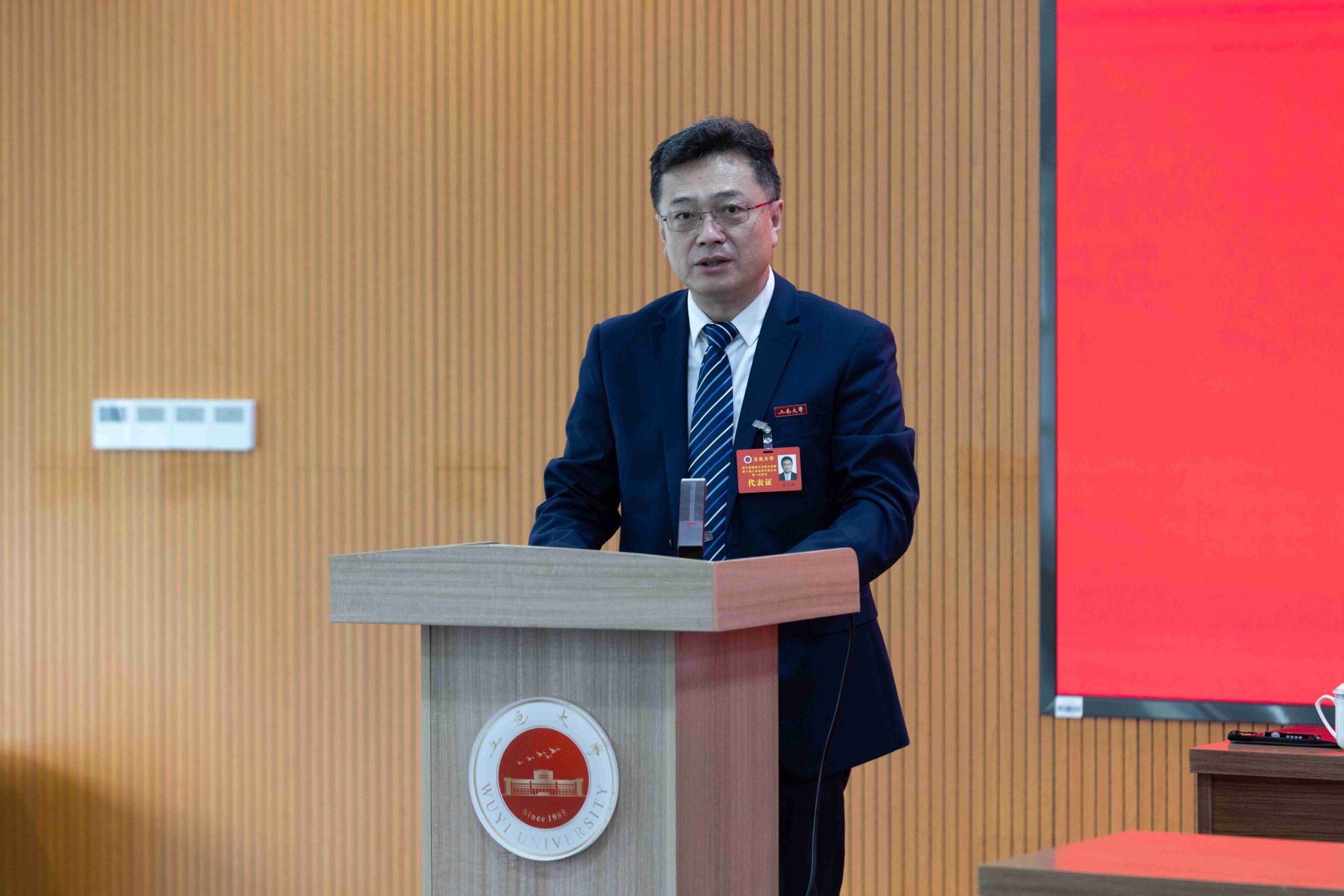 BD98A1B75FACF1ECDA25EA4DBA7_42965016_46E4B