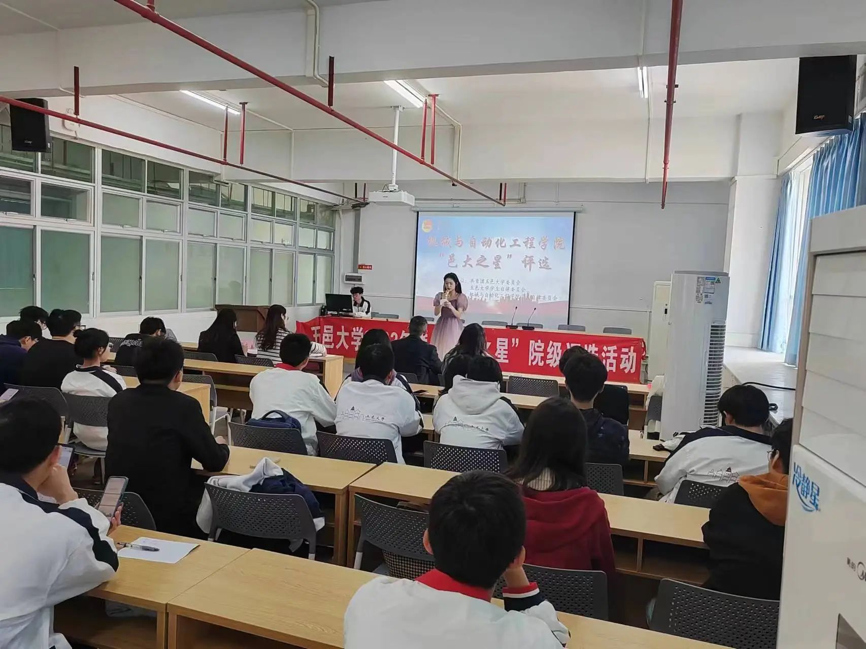 8605F89C6B98CBC8F96D012A164_C7DA32A1_3C5A9