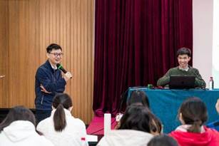 51897450B66E34780232DCA429C_BBDDA678_2957 受邀到广州南站与兄弟单位的青年作履历交流分享2