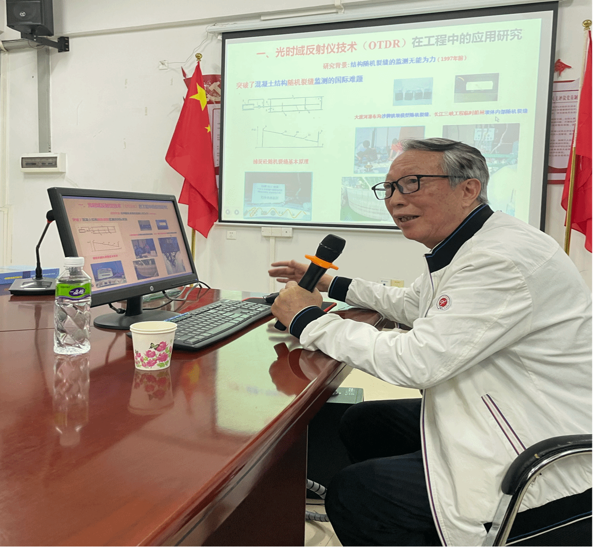 06946BCF6DFCB296C4CE44EC88E_D78A33FD_83D82