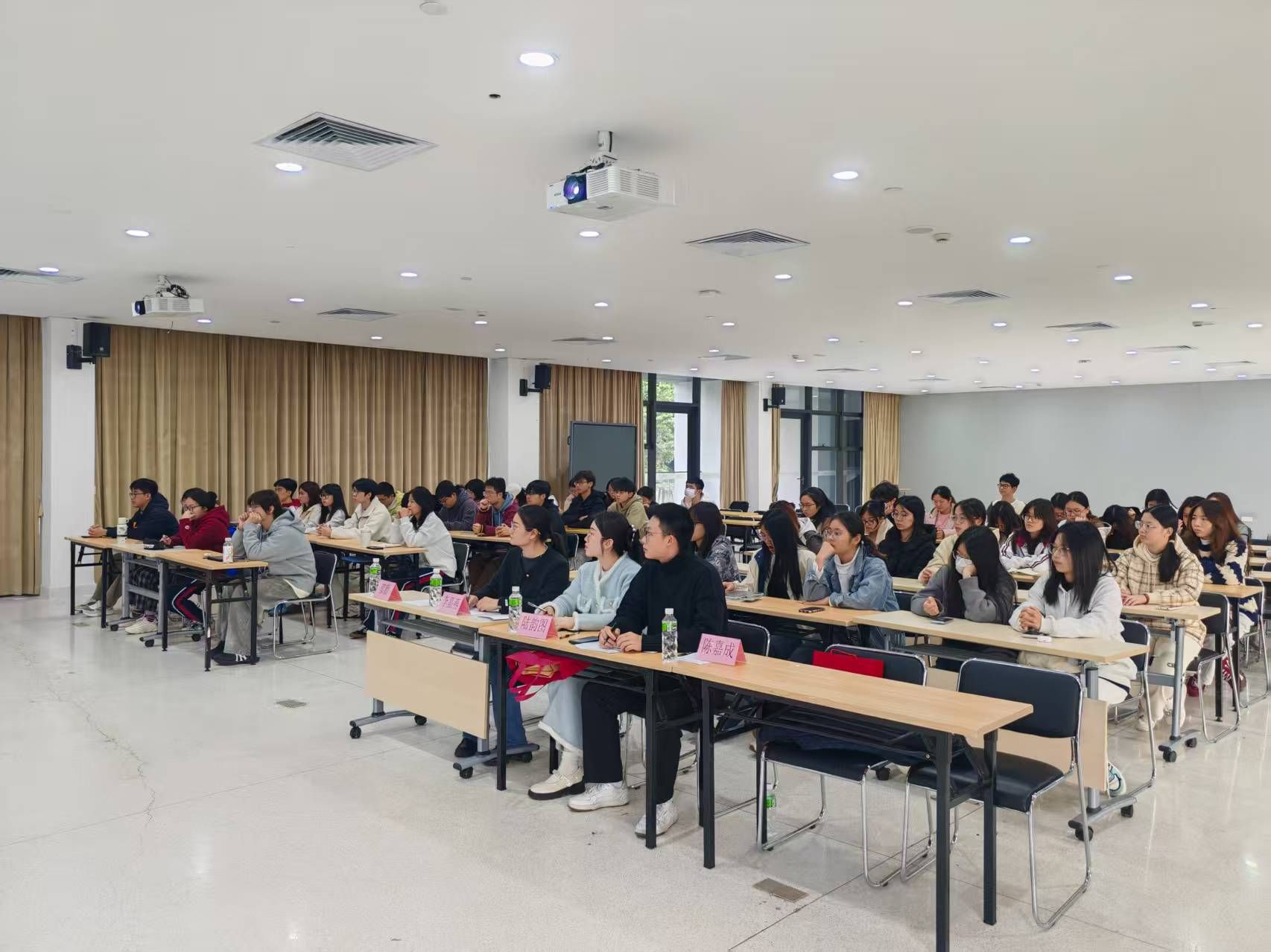 073D3CBE8B7F3366946D5381C22_9A8AF2C0_35338.jpg?e= 073D3CBE8B7F3366946D5381C22_9A8AF2C0_35338.jpg?e=