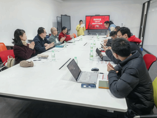 B7EBF7CF8599FFEE01A044E3A13_E72232E7_1672C