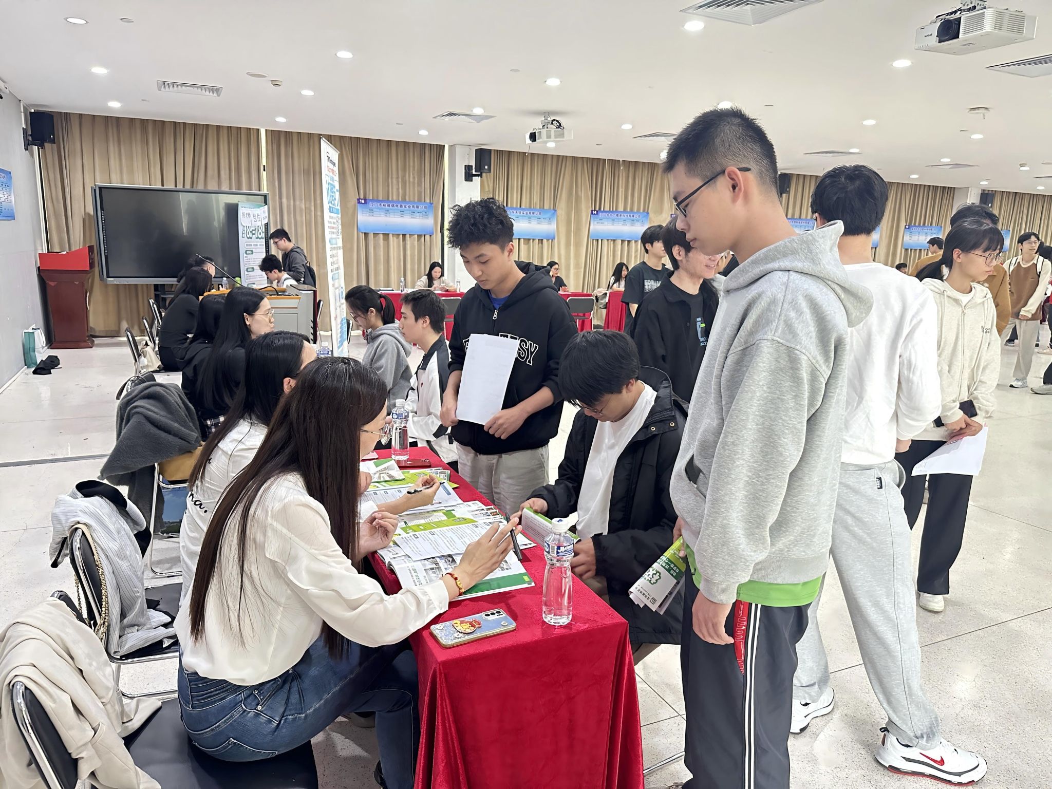 804A2FE8FE225CDF05AC816E473_68E45E1C_7CA61