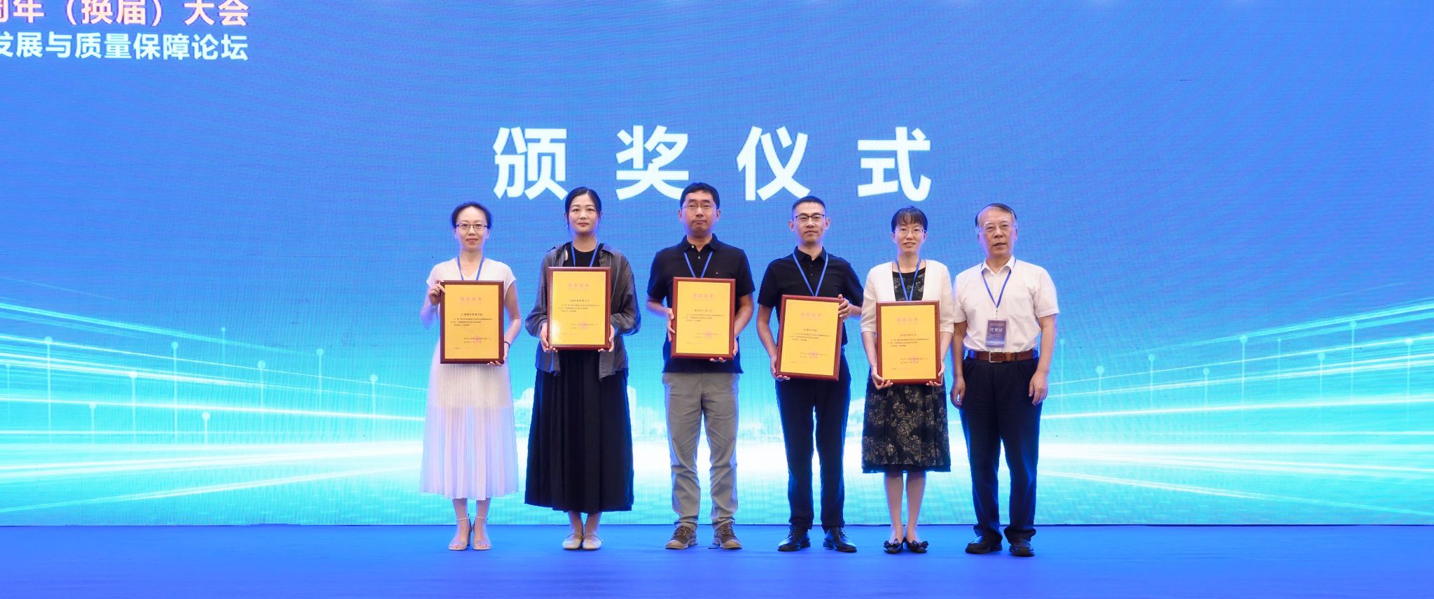 4002EDD92E4CA1A5377AE207A07_29DE15BB_39614