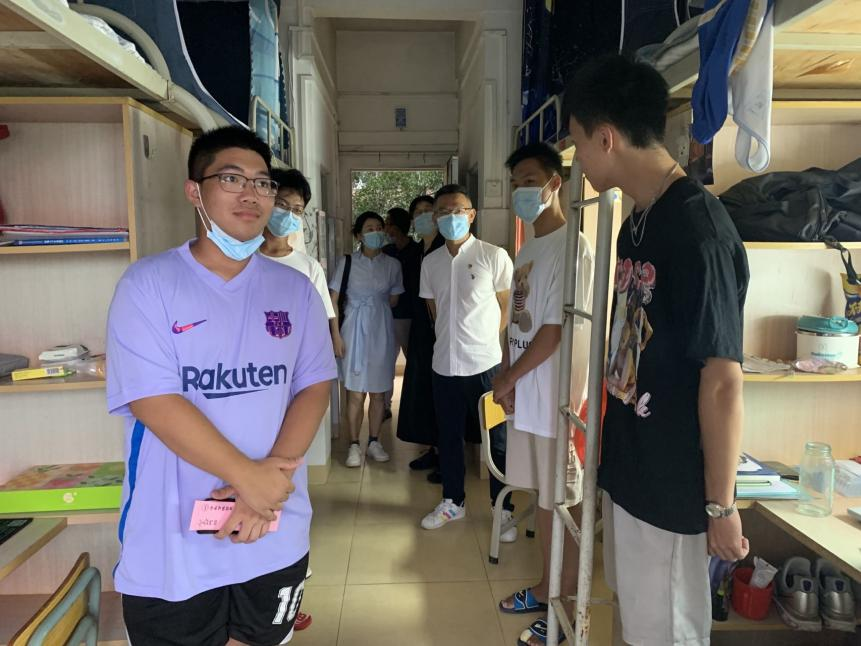 39B5FEF11F4ED1A8B8F10CC530B_01128074_A0D54