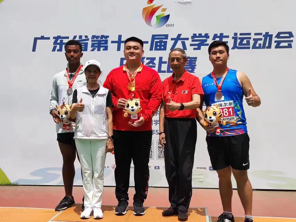 4ED6D8B677C4819E4A44EA38BDE_034A29D1_1890F