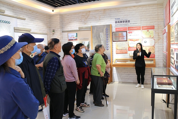 7F8CE6BDEEDA1FDA9CFE5F95DA6_01CBFB6B_3C4A3