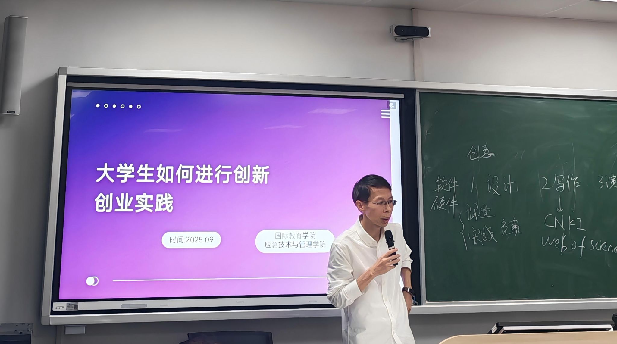 3DE88356E4B0C00679AA50EA453_722F54F1_2BF92