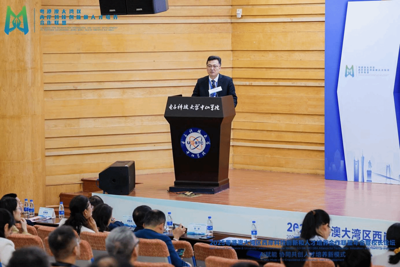 1AE19A562DE55BCD766FE24C7FD_DD23F23D_7C1CD