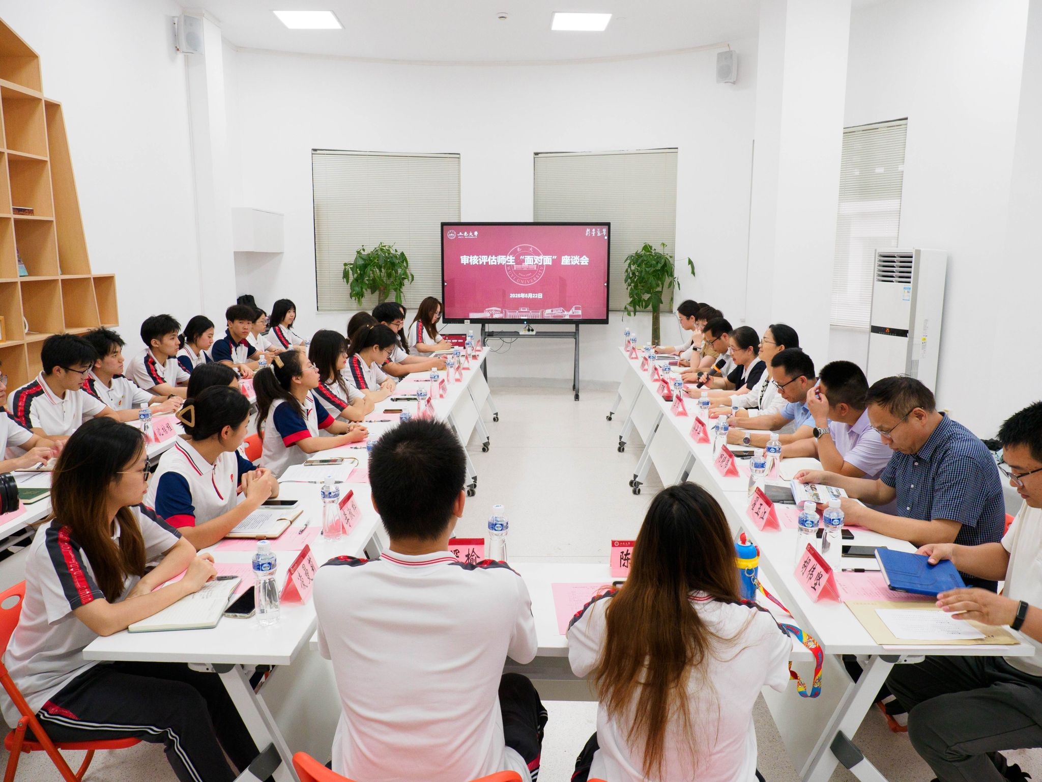 E085CB71FD38C931E617DA0D8F9_84E8C5BC_62C99