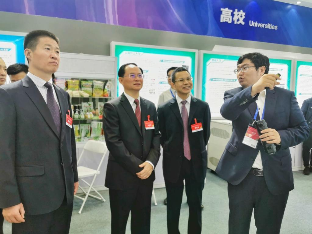 2EF8968372069813D181451AED4_FC06E323_140DB 2EF8968372069813D181451AED4_FC06E323_140DB