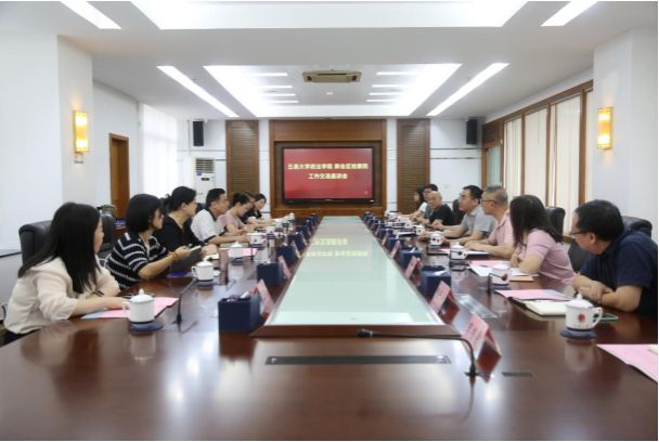 39046BBF59E84E46645FAA1B2BF_A7365C54_9CF1