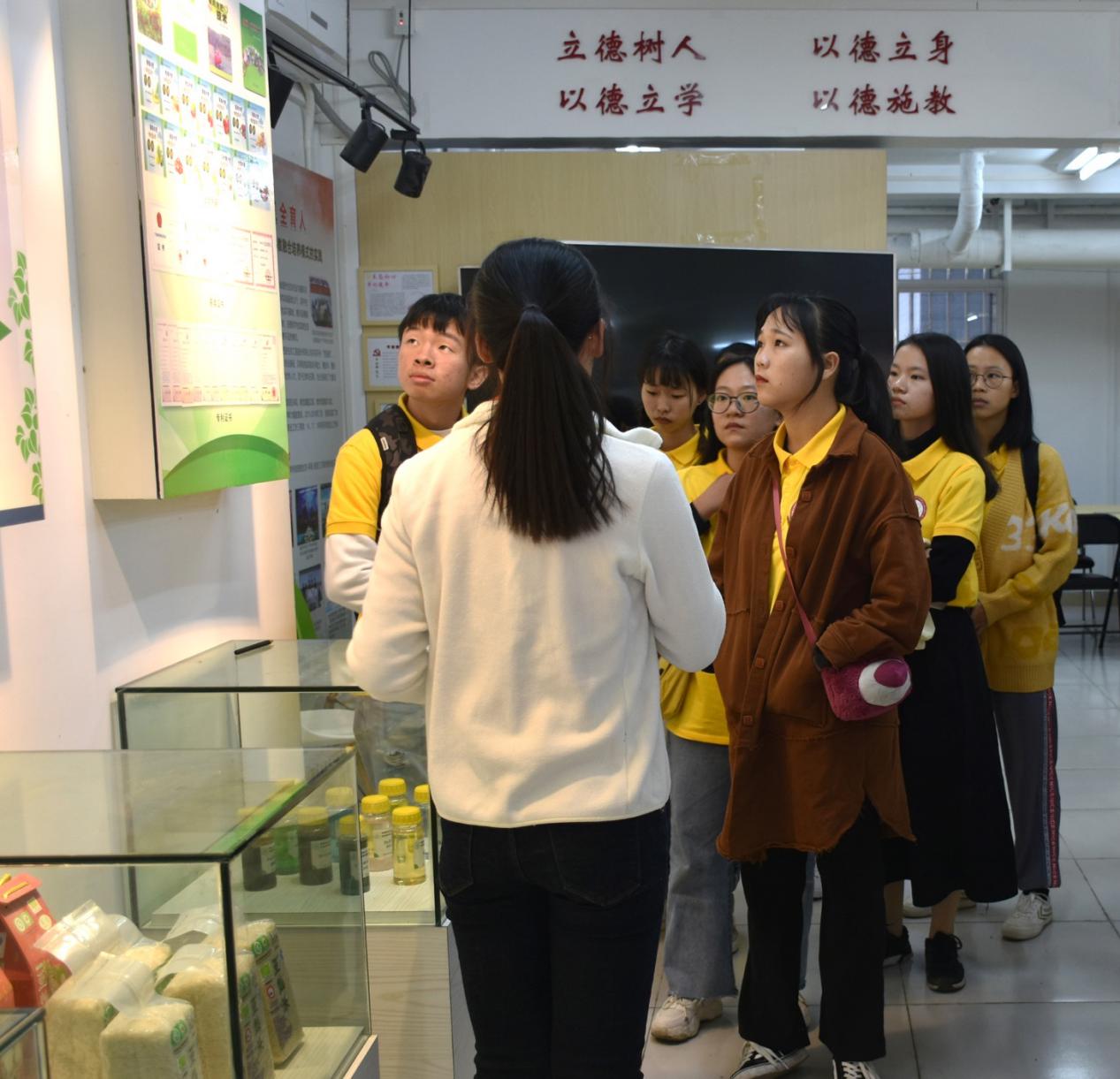 7832E3E023EF8B16BEDD33337F7_57220DF6_23AD1