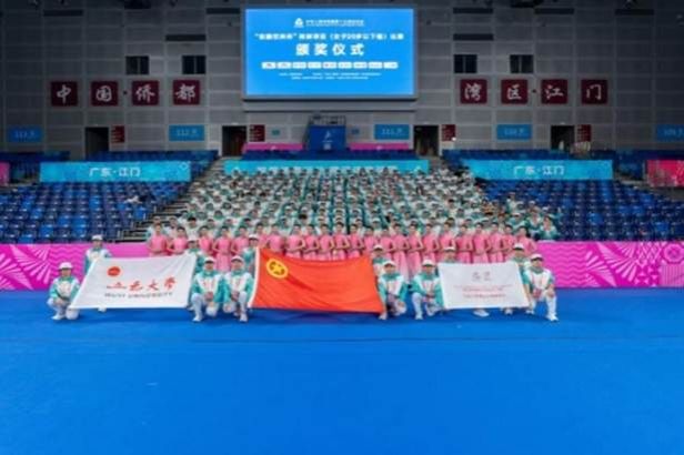 图片包括 水, 修建, 播放器, 院子 AI 天生的内容可能不准确。。 图片包括 水, 修建, 播放器, 院子 AI 天生的内容可能不准确。。