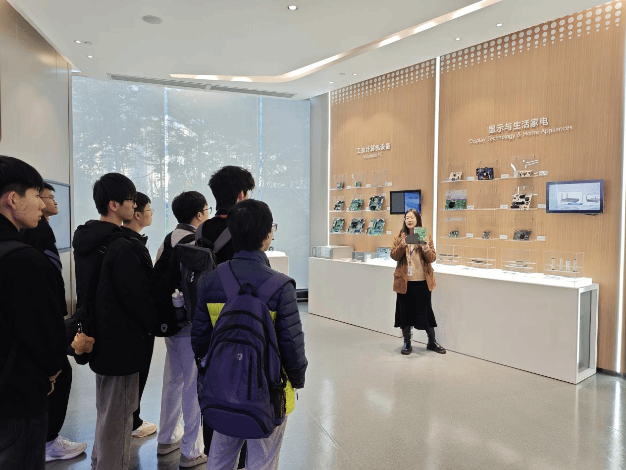 035BBC2EC1FD81F8DC86D8B3BAD_F4910C99_71EFD