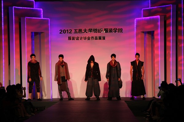 CA5B90BF0C8464C82EB26709E15_999119E5_D7A6.jpg?e= CA5B90BF0C8464C82EB26709E15_999119E5_D7A6.jpg?e=