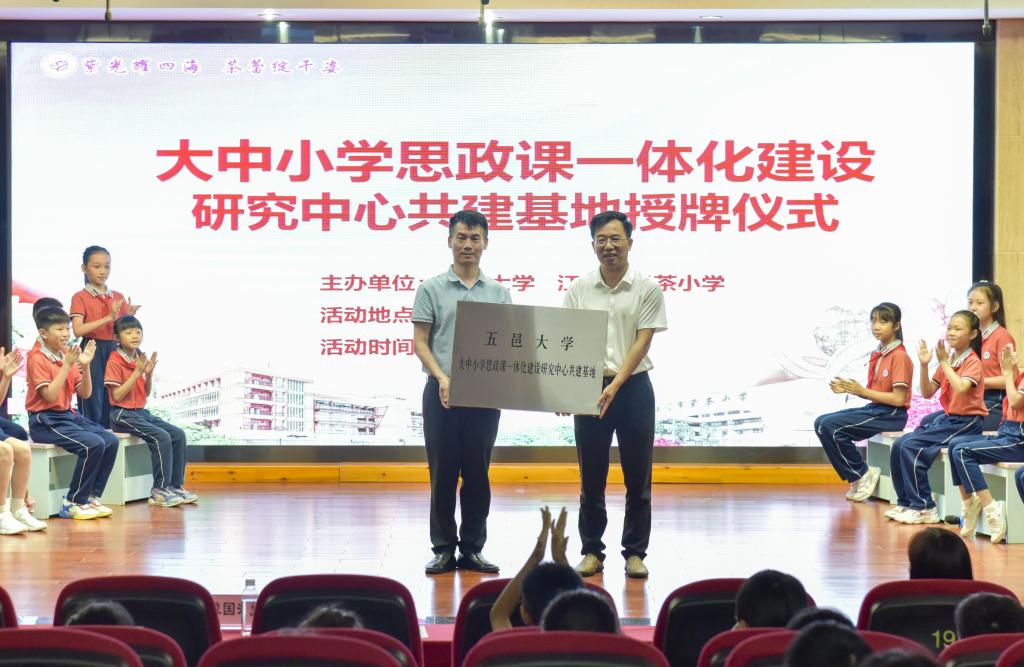 DB6EBA9927EC6D72FFFB4CF14D6_795826BD_18C69 DB6EBA9927EC6D72FFFB4CF14D6_795826BD_18C69