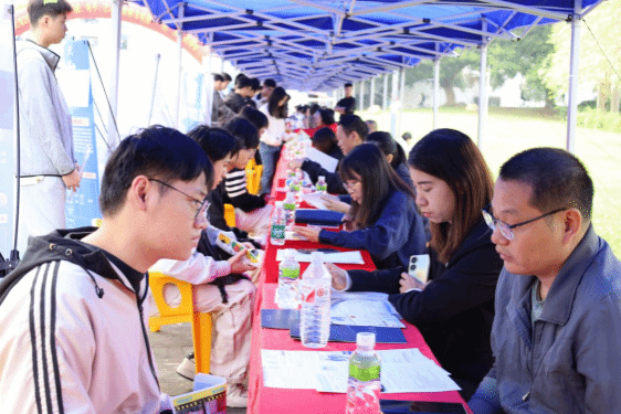 CEA0F07BE6796DEC3D3015A661D_C6598980_1D595