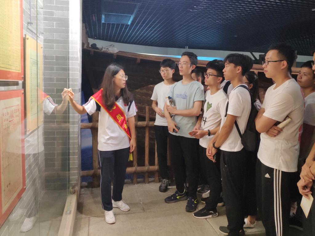 5F97B1F89708B17AACC6538C7B1_77501297_18126