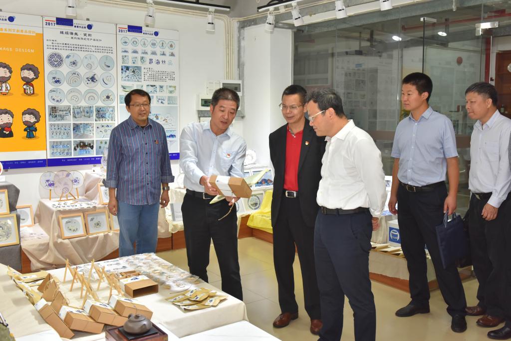 3E41E5357453B65BB978B3B0F00_9107F955_19EFF